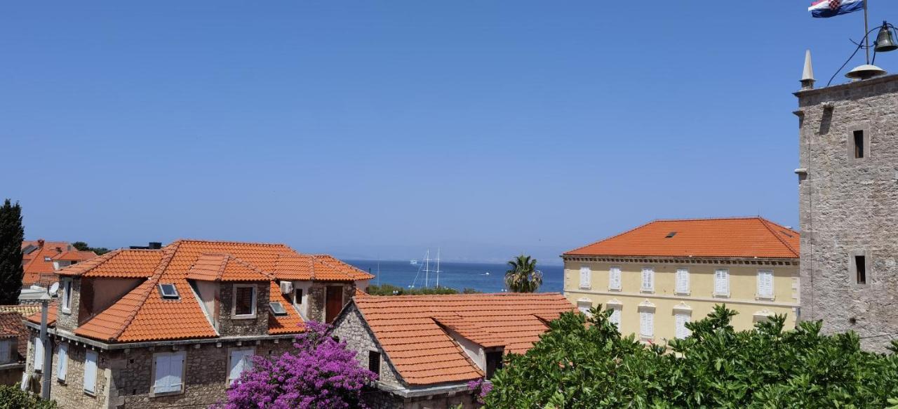 Apartmani Neva Supetar Exterior photo