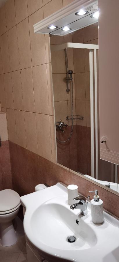 Apartmani Neva Supetar Exterior photo
