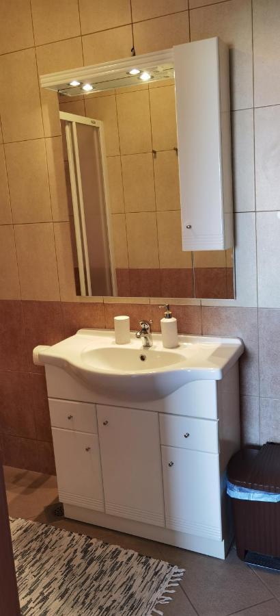 Apartmani Neva Supetar Exterior photo