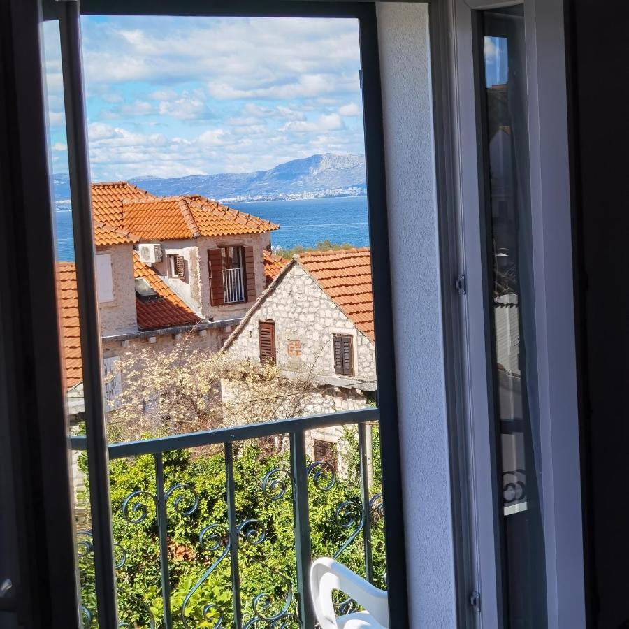 Apartmani Neva Supetar Exterior photo