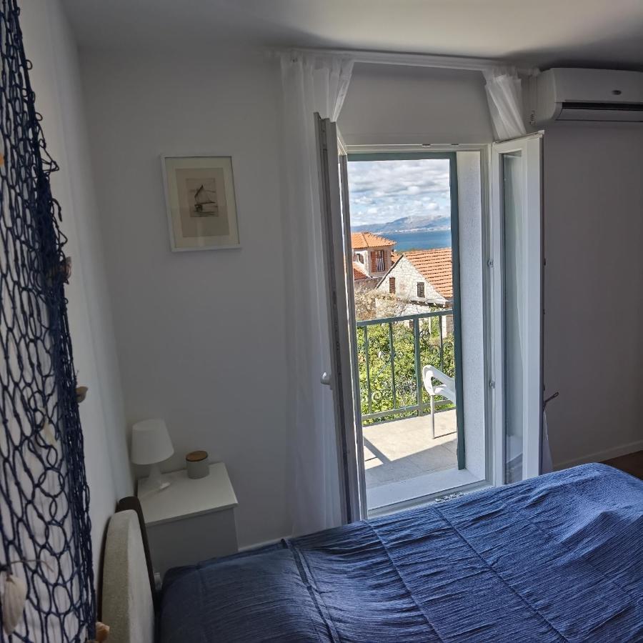 Apartmani Neva Supetar Exterior photo