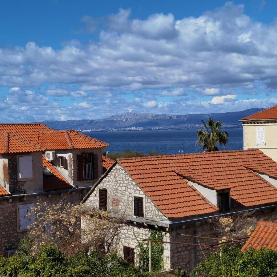 Apartmani Neva Supetar Exterior photo