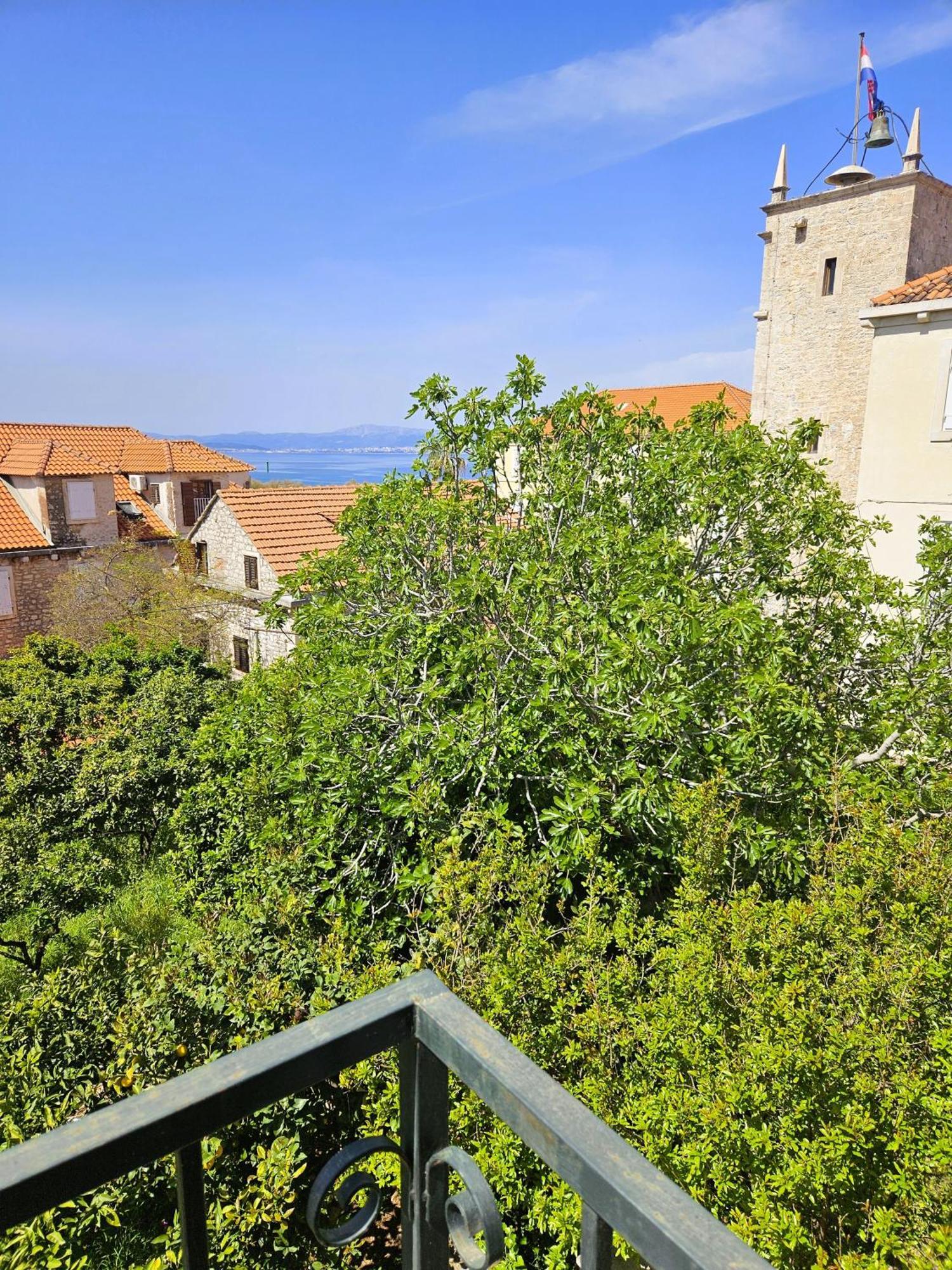 Apartmani Neva Supetar Exterior photo