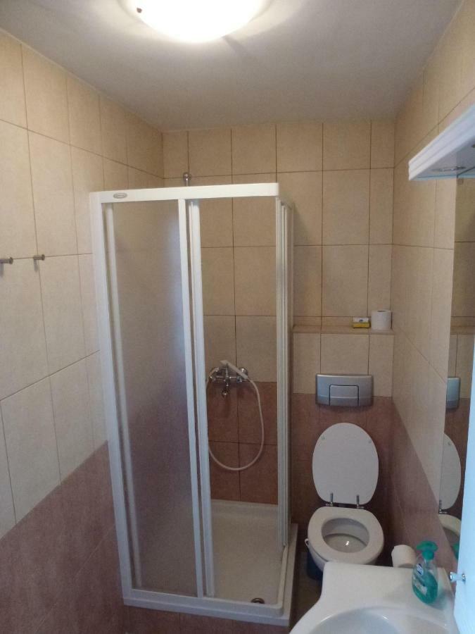 Apartmani Neva Supetar Exterior photo